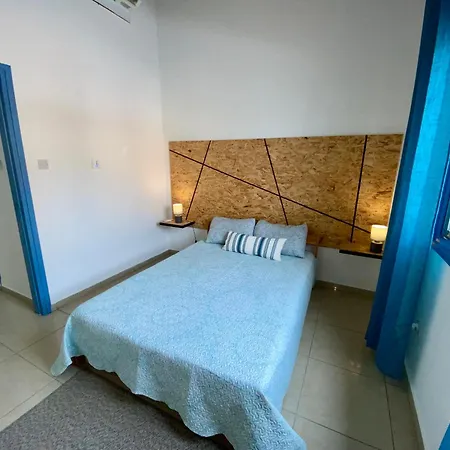 Seaside Two Bedroom Cosy Townhouse In Tourist Area Holiday home *