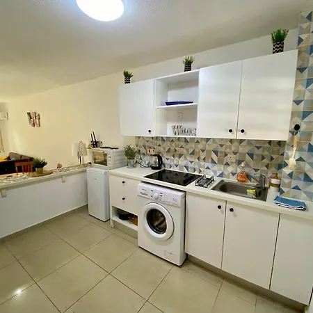 Seaside Two Bedroom Cosy Townhouse In Tourist Area Paphos