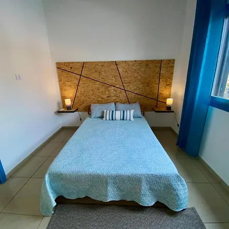 Seaside Two Bedroom Cosy Townhouse In Tourist Area Дом отдыха Пафос
