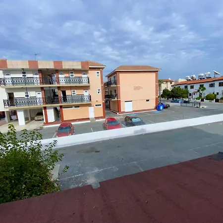 Seaside Two Bedroom Cosy Townhouse In Tourist Area Holiday home