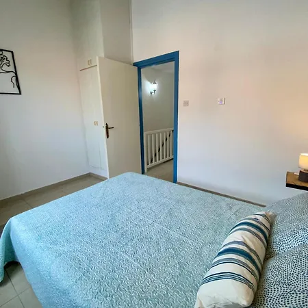 Seaside Two Bedroom Cosy Townhouse In Tourist Area Holiday home *