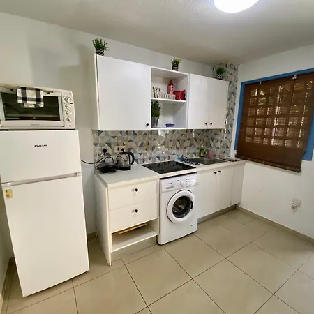 Seaside Two Bedroom Cosy Townhouse In Tourist Area Ferienhaus *