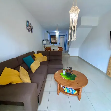 Сasa de vacaciones Seaside Two Bedroom Cosy Townhouse In Tourist Area Paphos