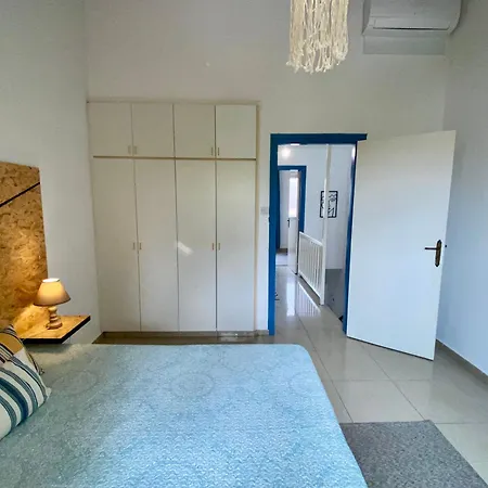 Сasa de vacaciones Seaside Two Bedroom Cosy Townhouse In Tourist Area *