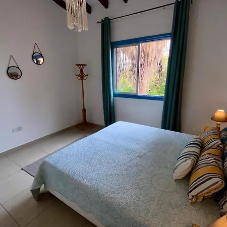 Seaside Two Bedroom Cosy Townhouse In Tourist Area בית נופש *
