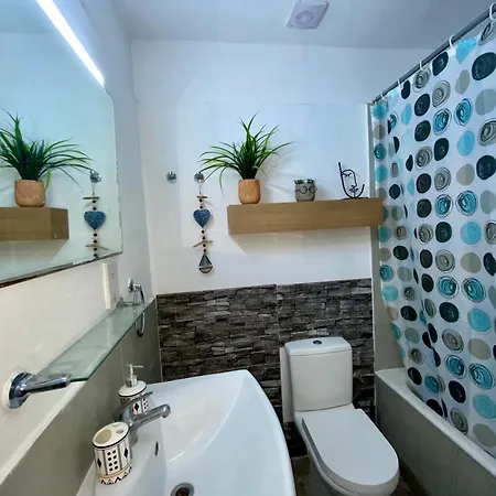 Сasa de vacaciones Seaside Two Bedroom Cosy Townhouse In Tourist Area