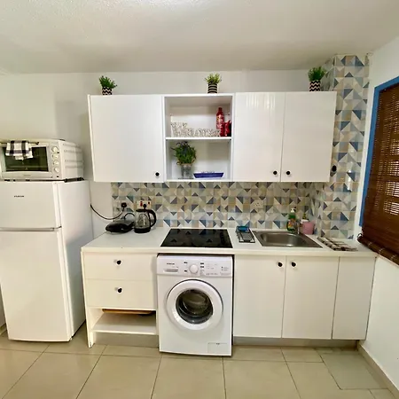 Сasa de vacaciones Seaside Two Bedroom Cosy Townhouse In Tourist Area *